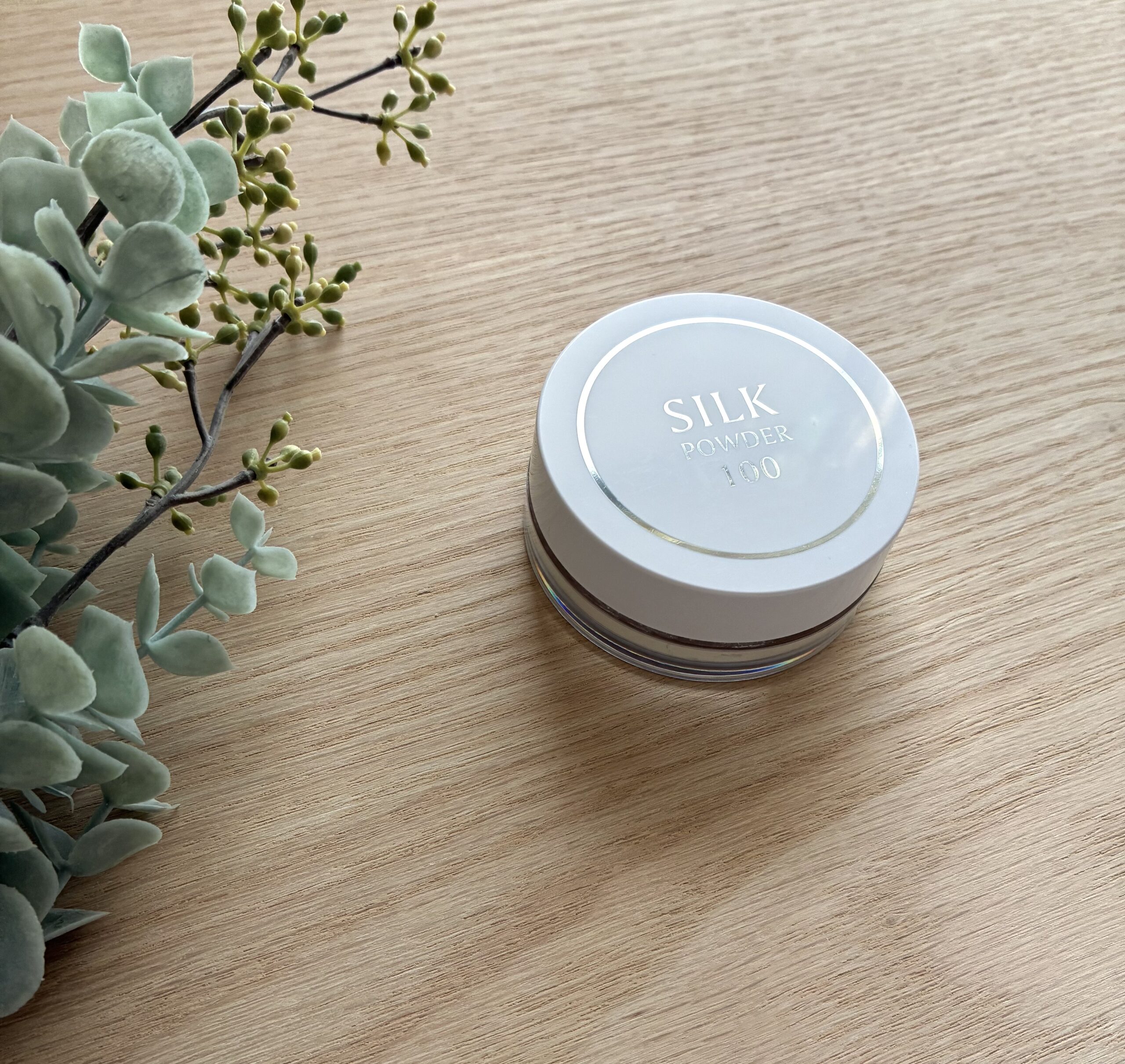 北尾化粧品部シルクパウダー100の容器